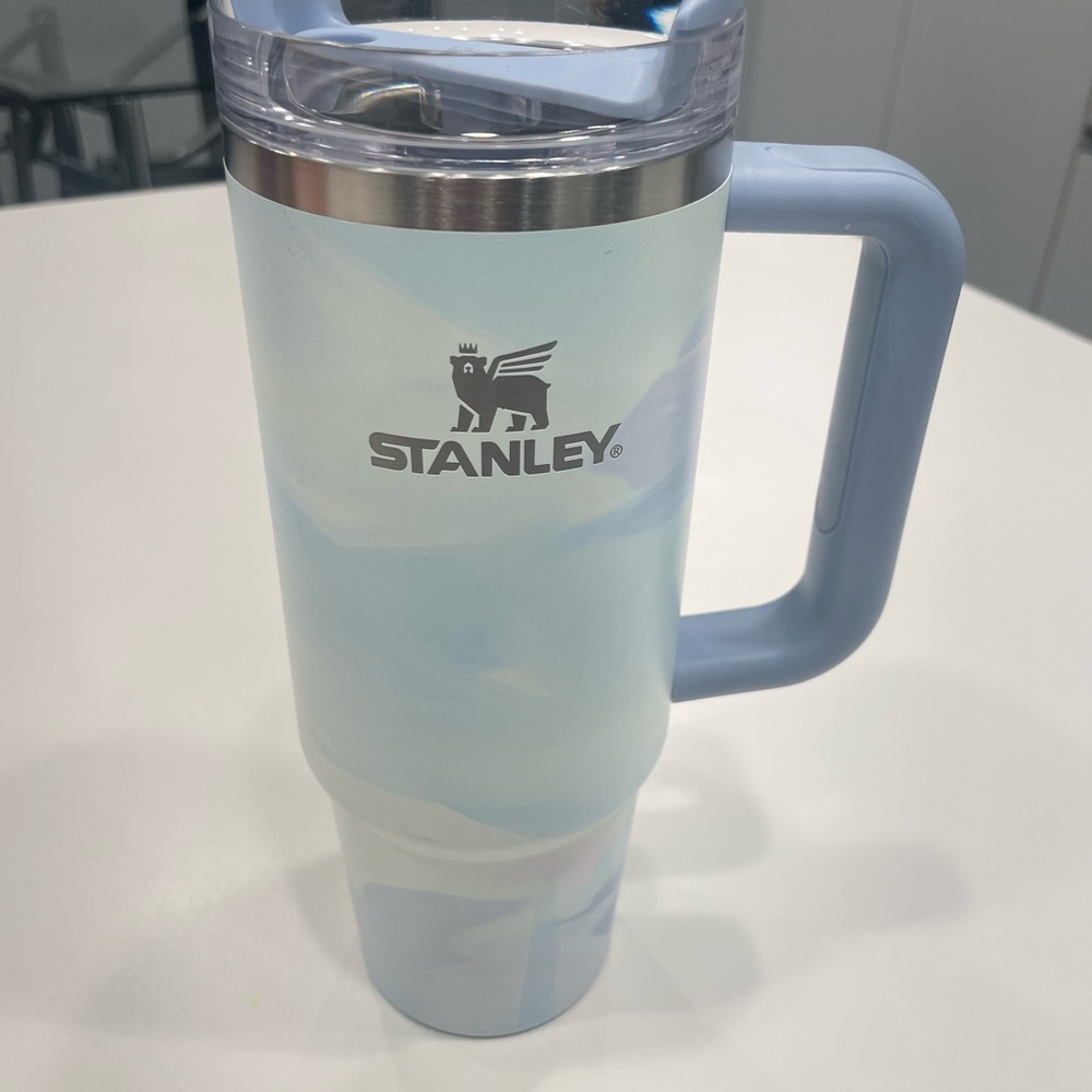 Stanley Clean Slate Flowstate Light Blue Tumbler with Handle NWOT
